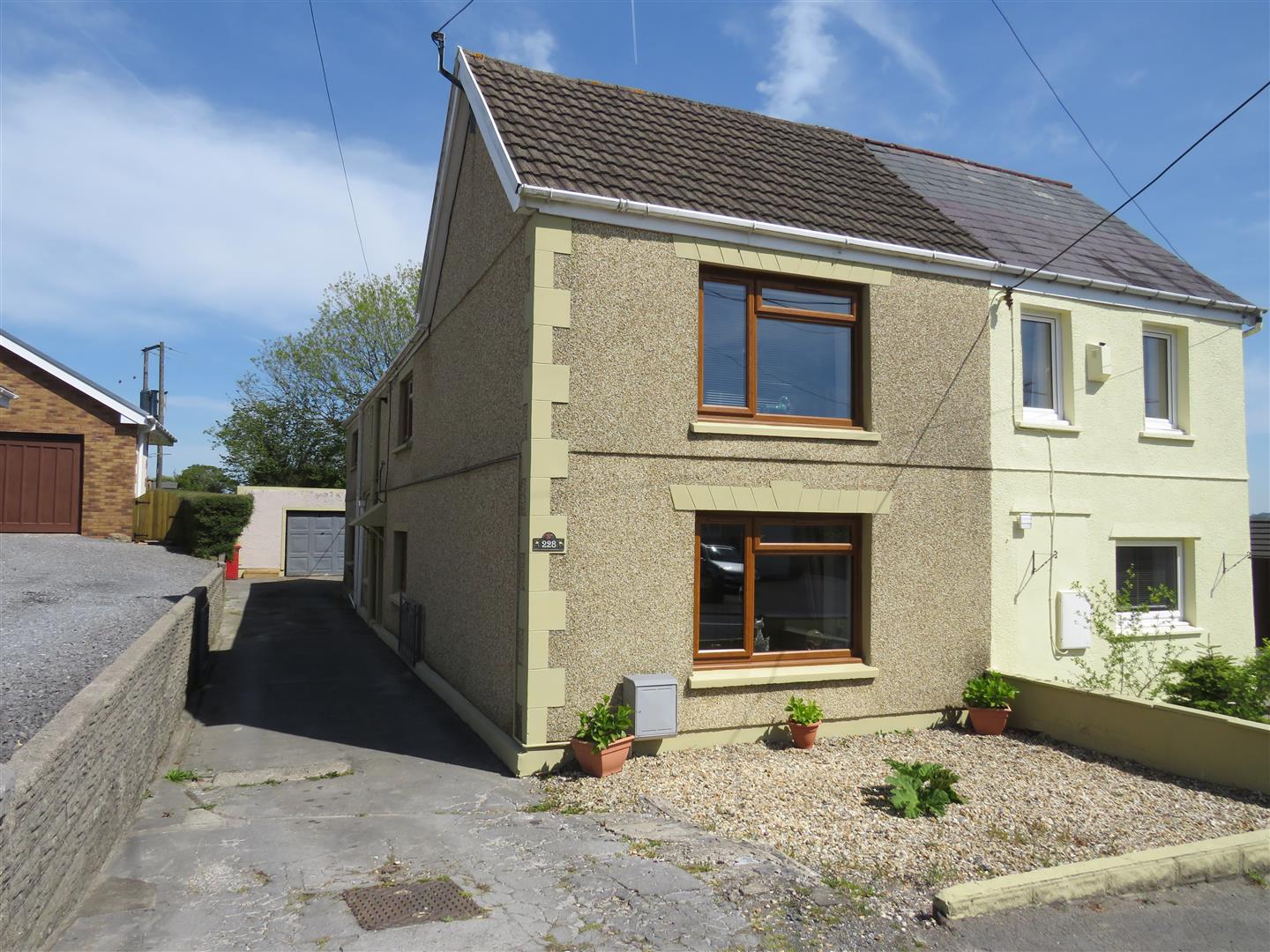 Heol Y Meinciau, Pontyates, Llanelli, SA15 5SN Property for Sale